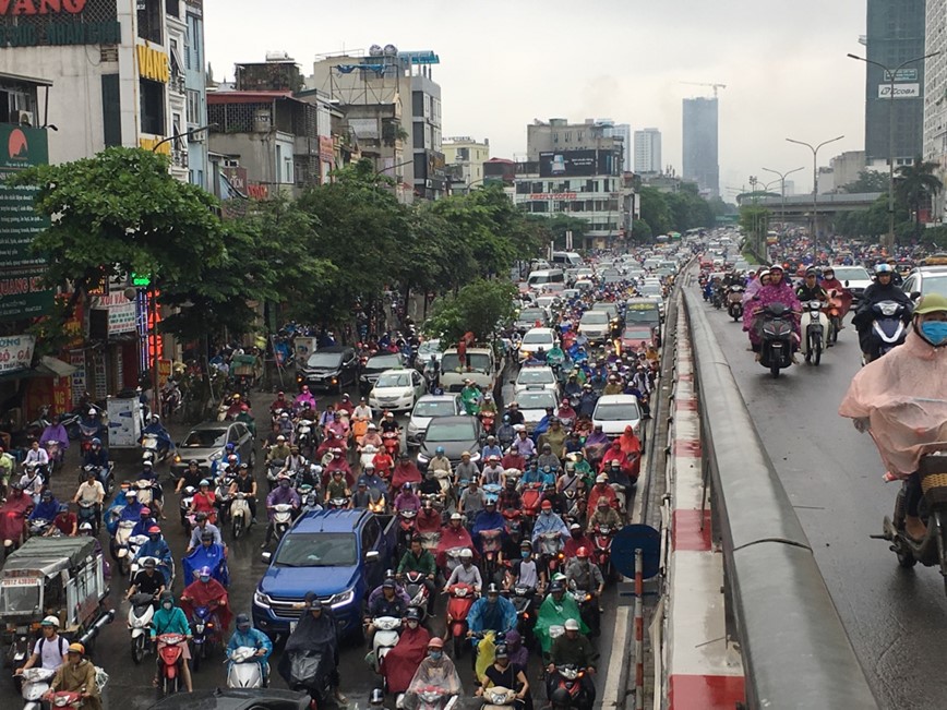 Ha Noi: Nhieu tuyen duong “nghet tho” trong mua - Hinh anh 5